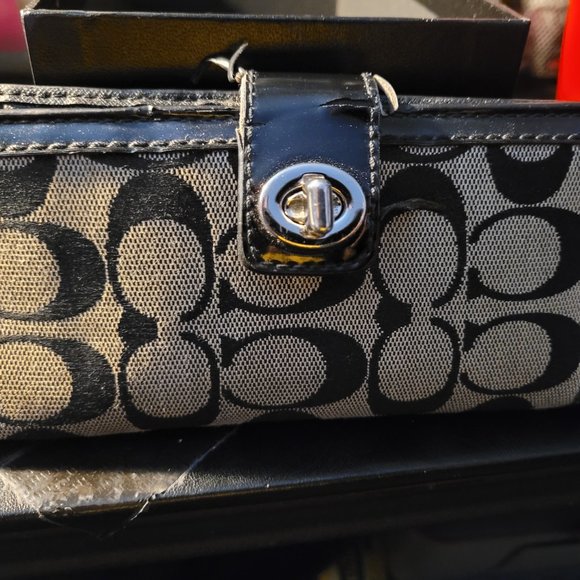 Wallet - Picture 2 of 3